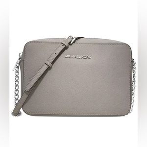 MICHAEL KORS
Leather Jet Set East West Crossbody